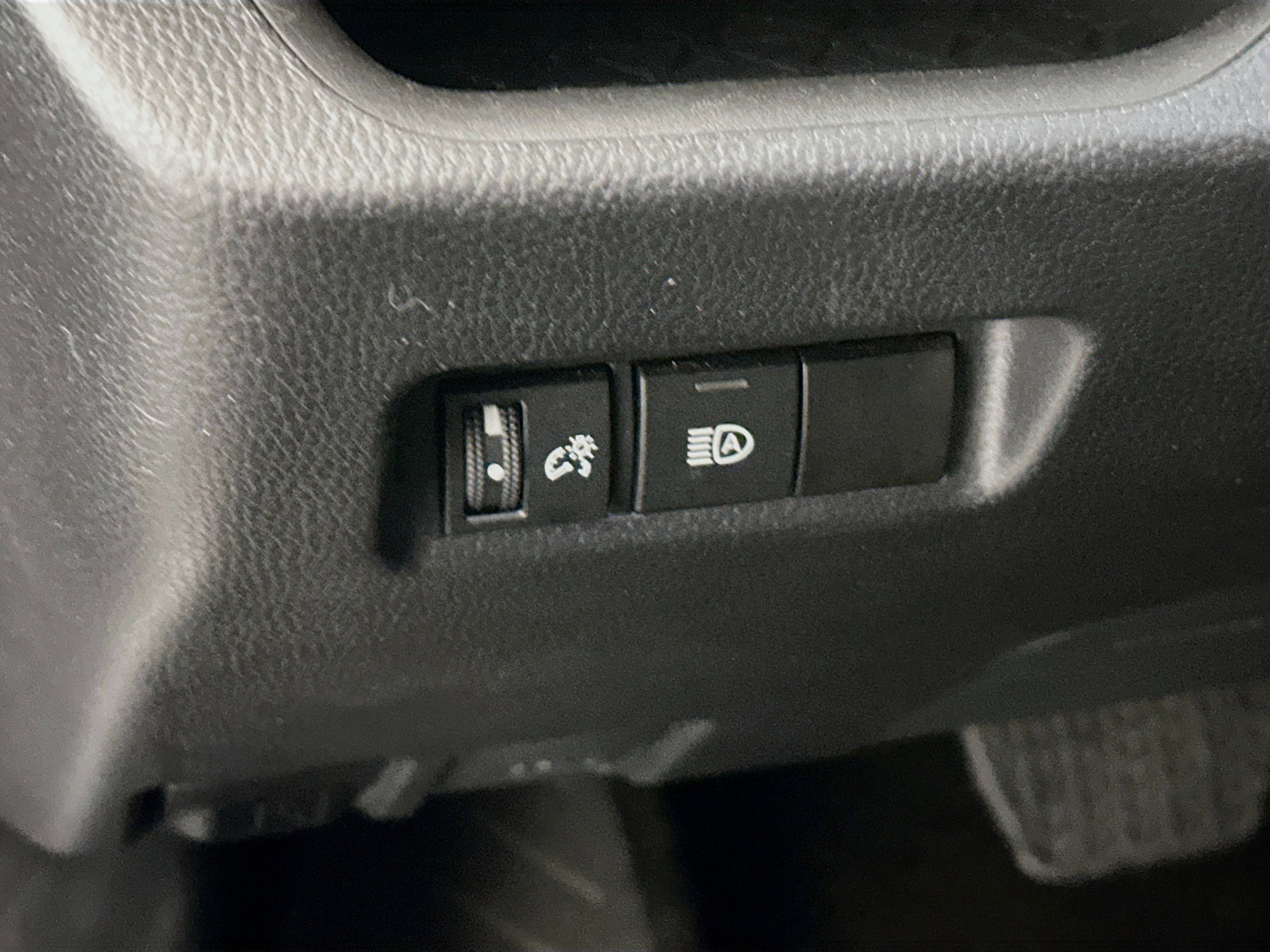 Used 2024 Toyota RAV4 LE image 17