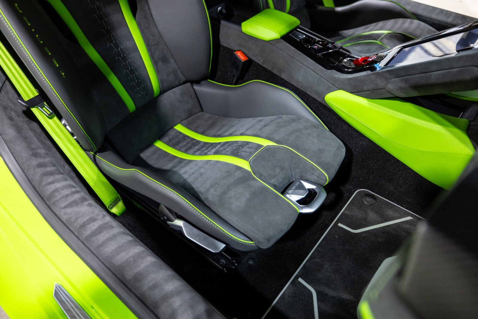 Used 2024 Lamborghini Huracan Tecnica image 32