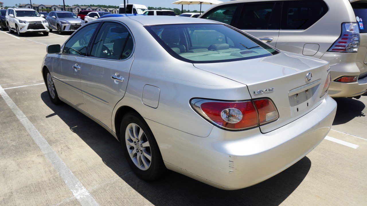 Used 2002 Lexus ES 330 w/ Premium Pkg FWD image 8