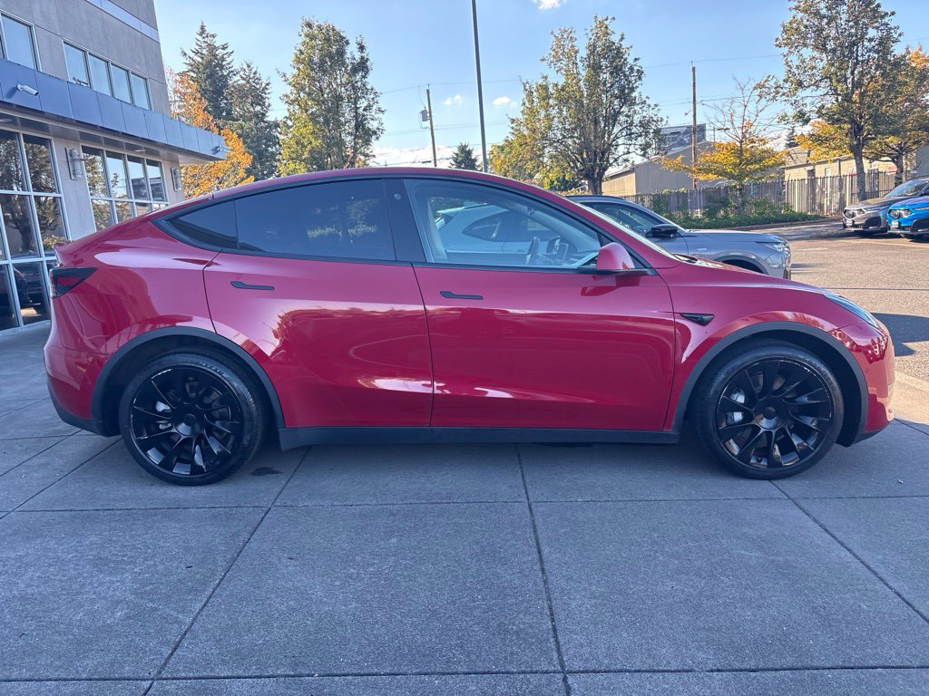 Used 2022 Tesla Model Y Long Range AWD/4WD image 6