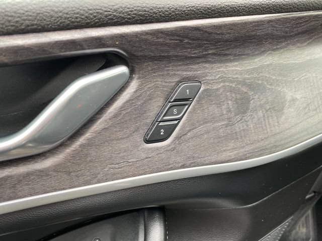 Used 2024 Jeep Grand Cherokee Limited AWD/4WD image 18