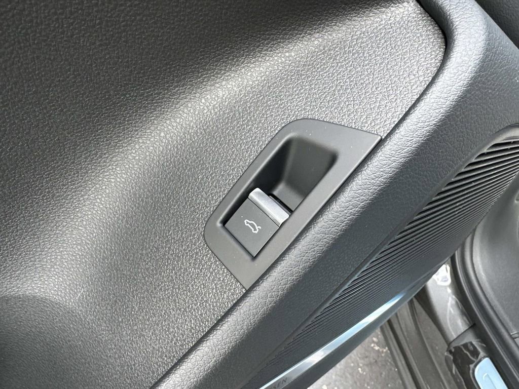 New 2026 Audi Q7 2.0T Premium image 12