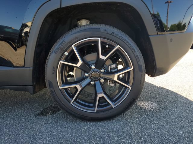 New 2026 Jeep Cherokee Overland w/ Trailer Tow Group AWD/4WD image 12