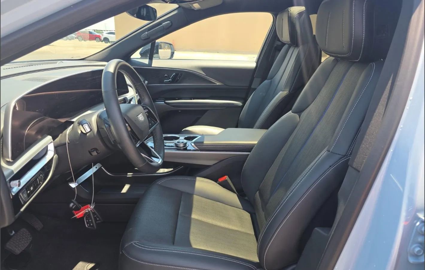 Used 2024 Cadillac Lyriq Sport AWD/4WD image 5