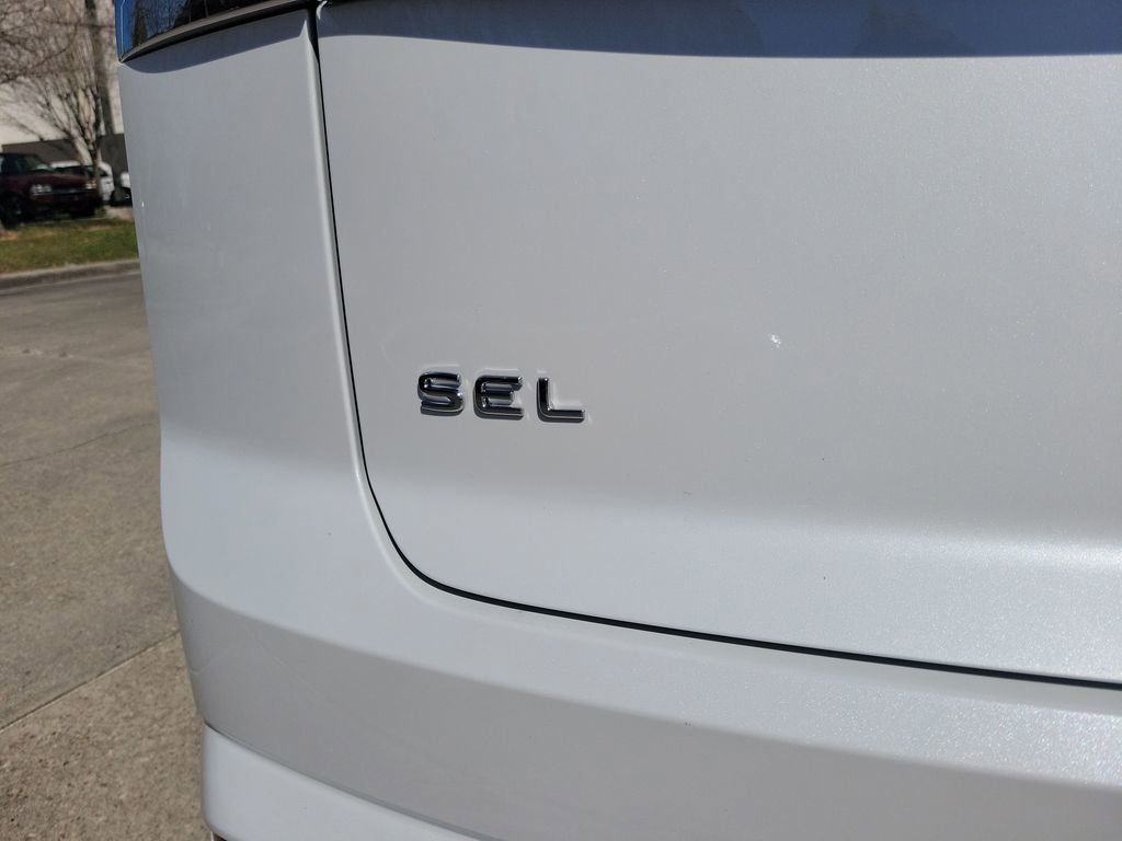 Used 2024 Volkswagen Atlas Cross Sport SEL Premium R-Line image 11