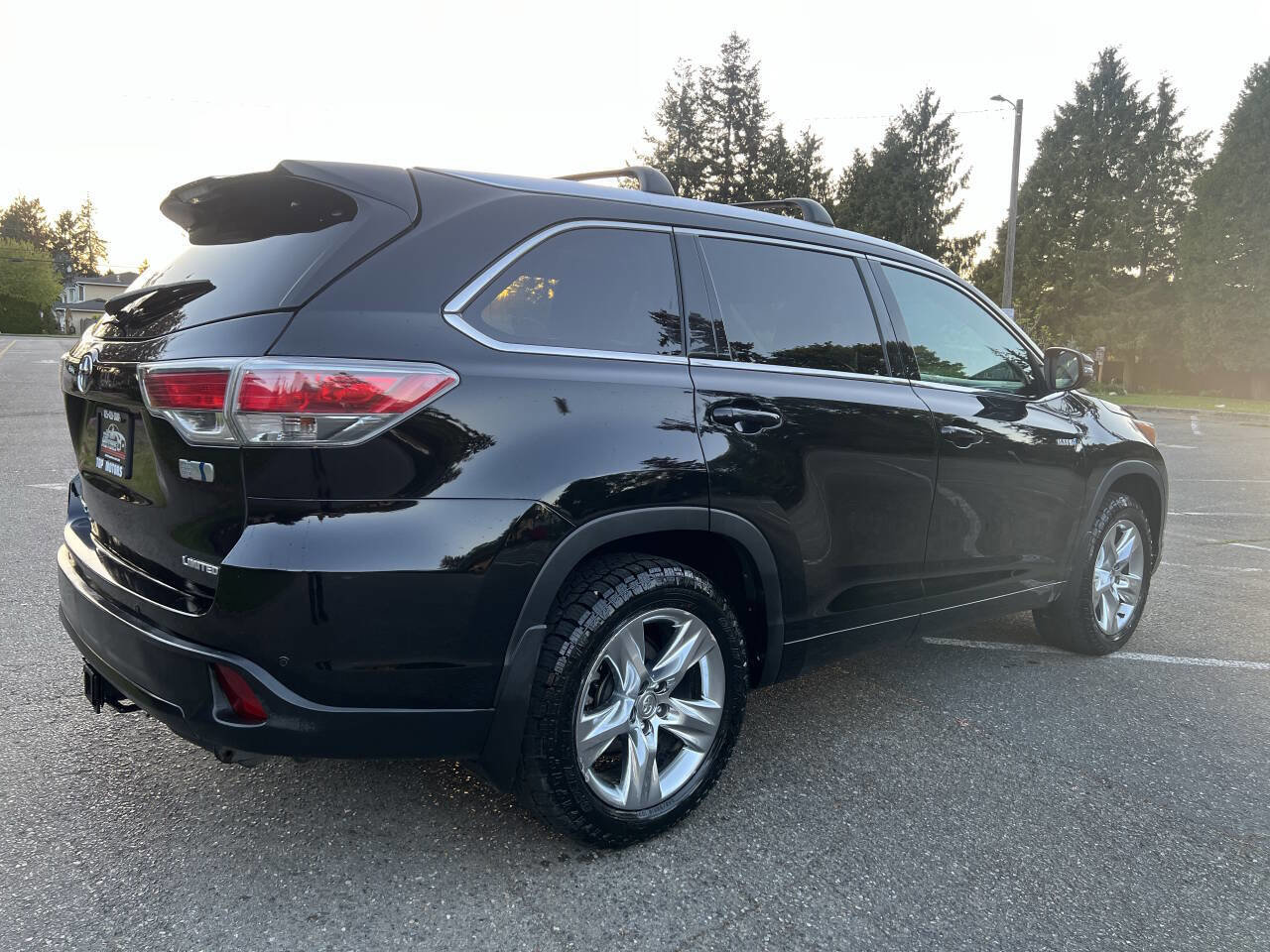 Used 2014 Toyota Highlander Limited Platinum AWD/4WD image 5