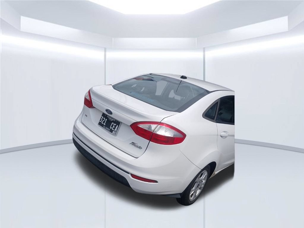 Used 2016 Ford Fiesta SE FWD image 4