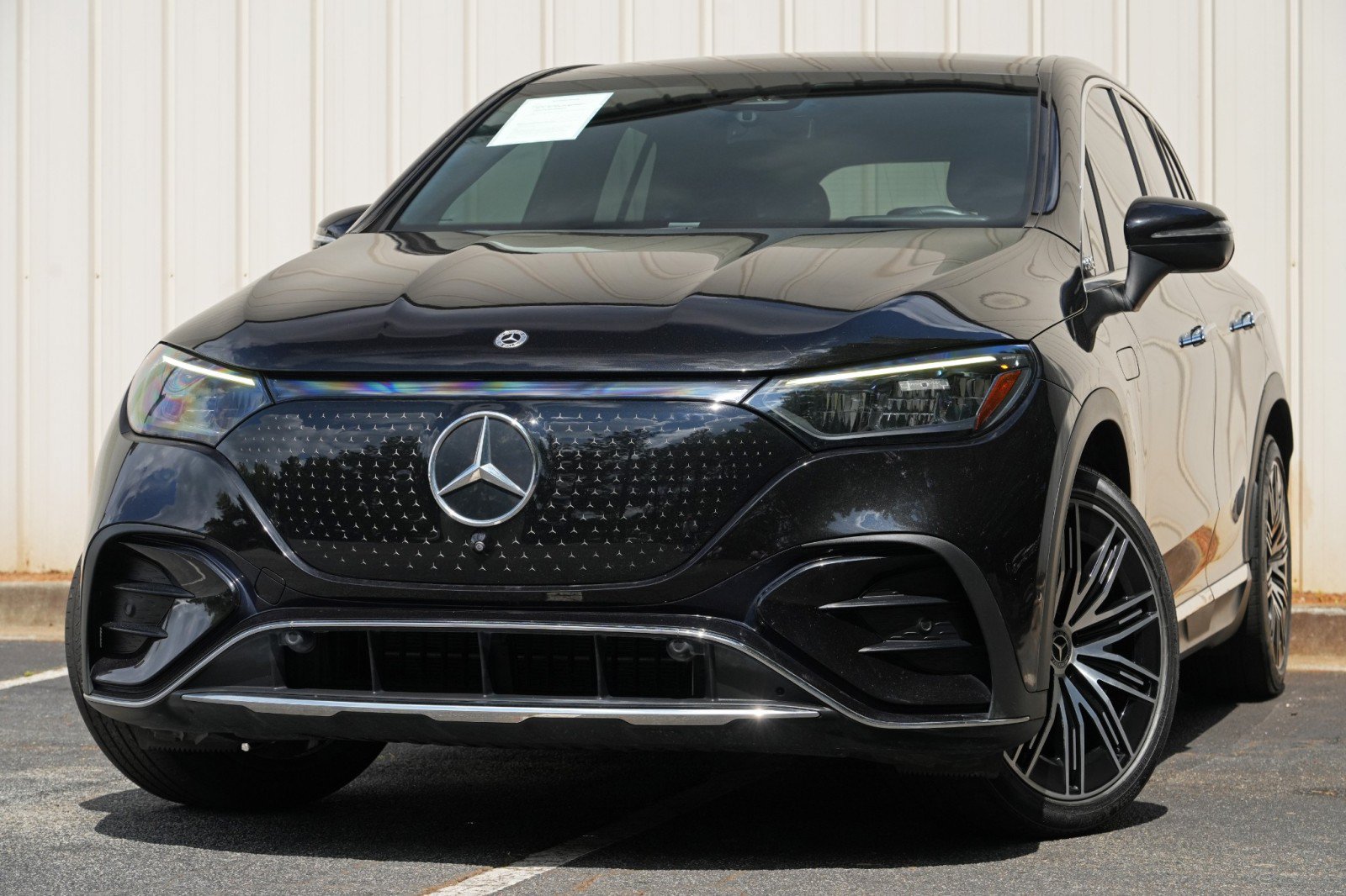 Used 2023 Mercedes-Benz EQE 500 4MATIC SUV image 3