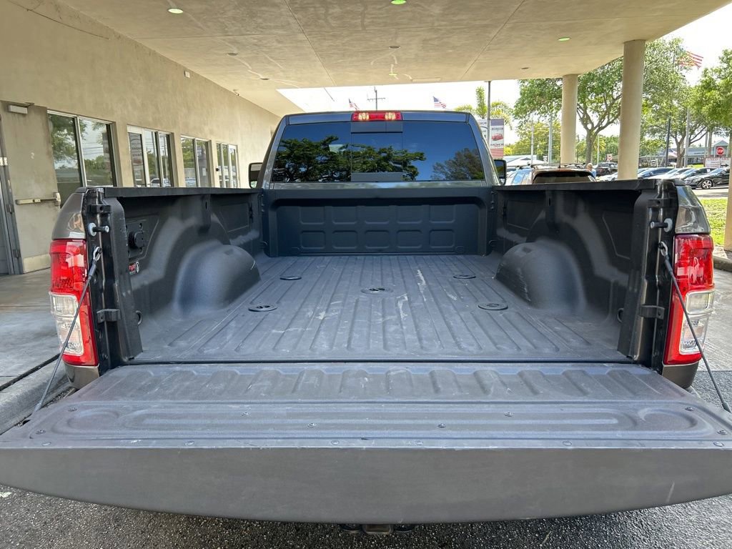 Used 2024 RAM 3500 Tradesman w/ Chrome Appearance Group image 31