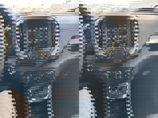 Used 2024 GMC Terrain SLT image 13