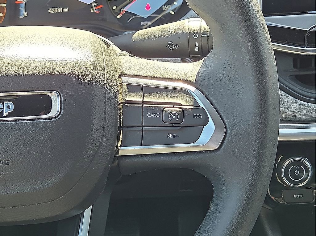 Used 2024 Jeep Compass Latitude image 20