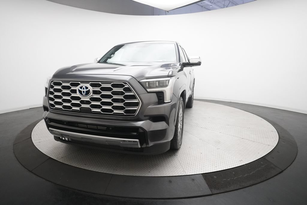 Used 2023 Toyota Sequoia Capstone AWD/4WD image 12