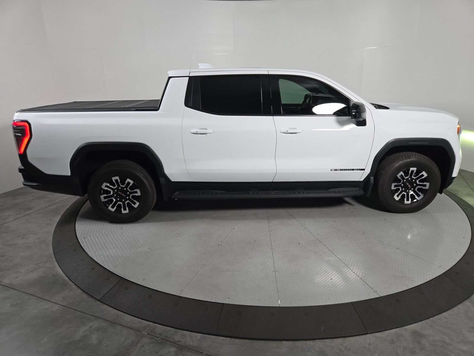 Used 2026 GMC Sierra EV Elevation AWD/4WD image 6