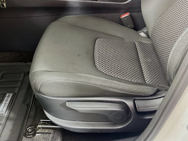 Used 2025 Kia Sportage LX FWD image 19