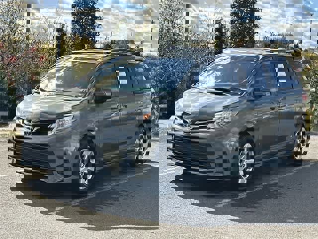 Used 2018 Toyota Sienna LE