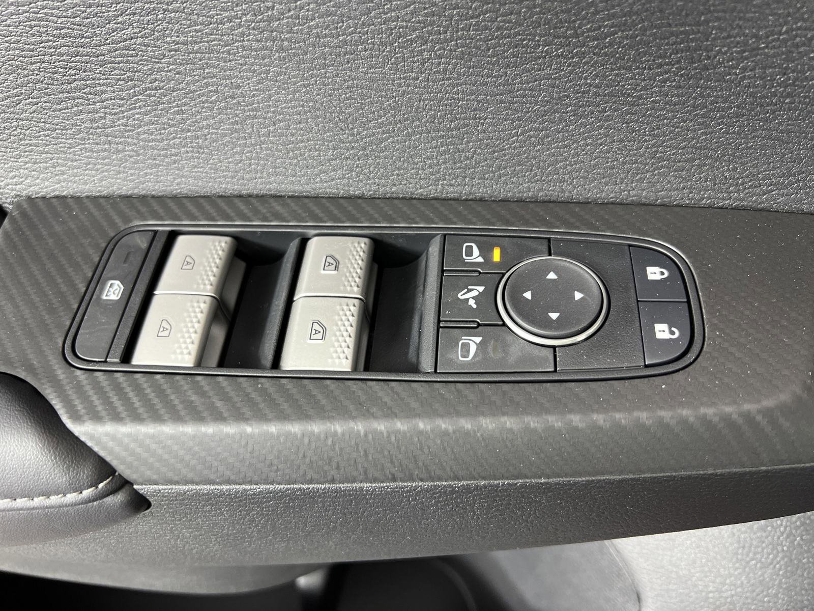 New 2025 Mitsubishi Outlander SEL Black Edition image 8