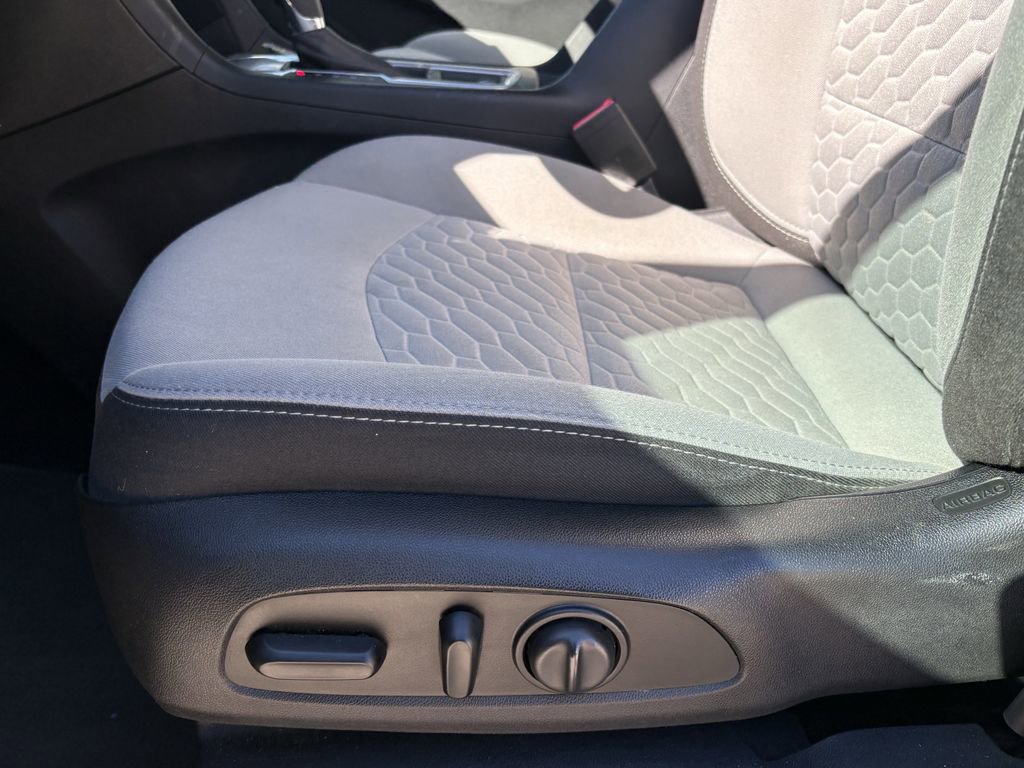 Used 2020 Chevrolet Equinox LS w/ LS Convenience Package image 13