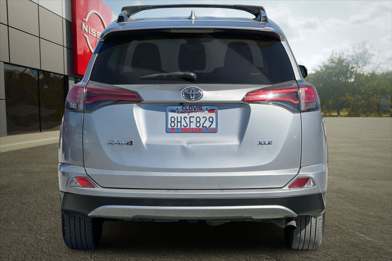 Used 2018 Toyota RAV4 XLE FWD image 8