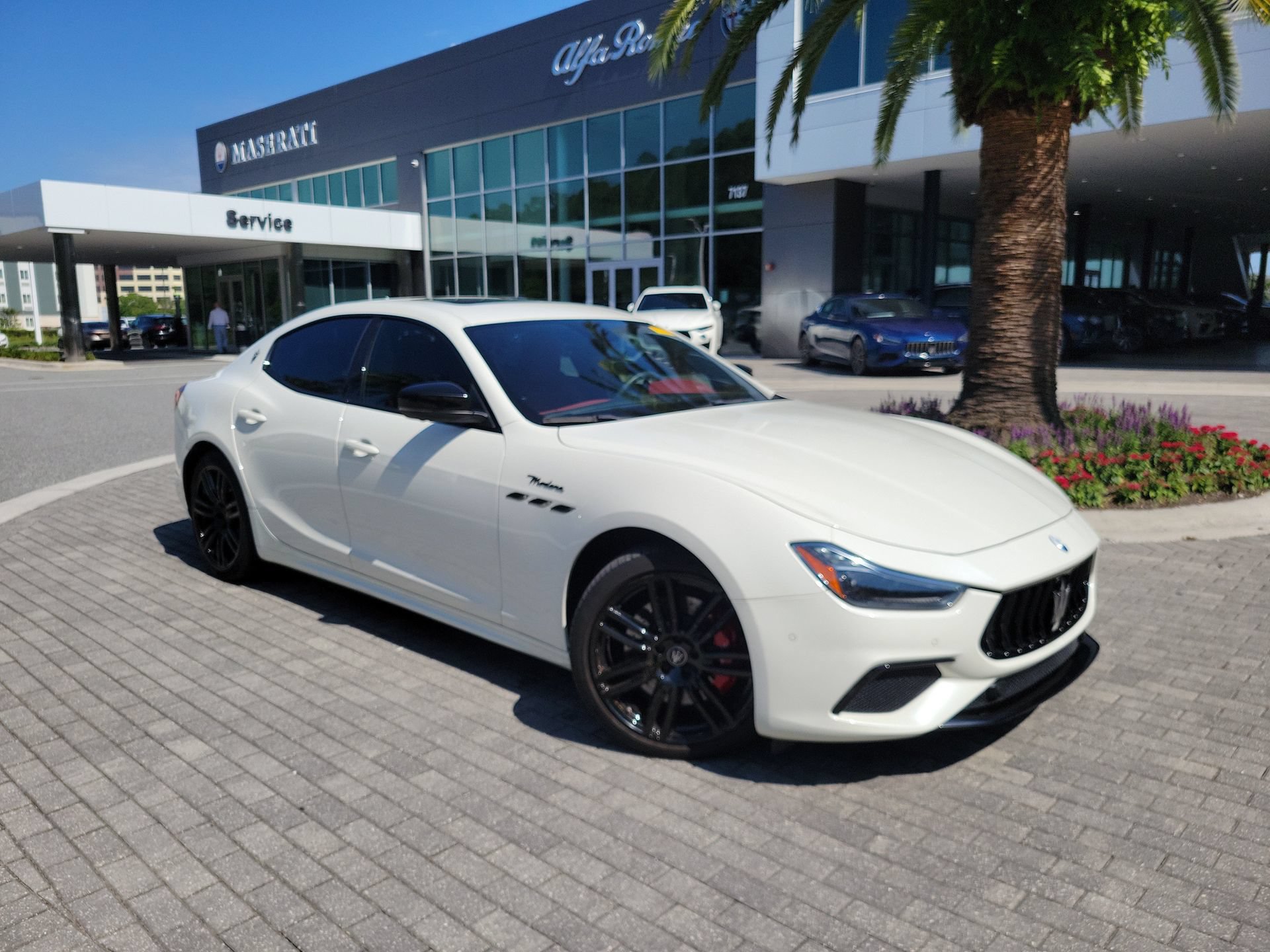 Used 2022 Maserati Ghibli Modena RWD image 1
