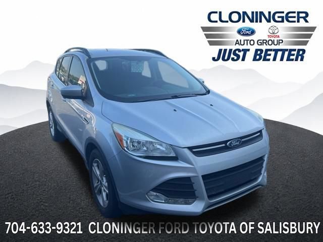 Used 2015 Ford Escape SE w/ Equipment Group 201A FWD image 1