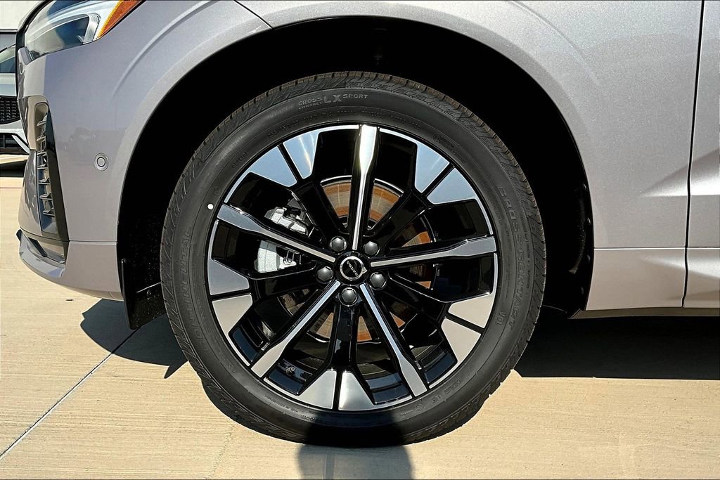 New 2026 Volvo XC60 B5 Plus w/ Protection Package Premier image 25