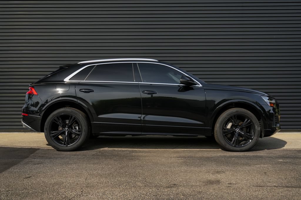 Used 2022 Audi Q8 Prestige w/ Prestige Package AWD/4WD image 36