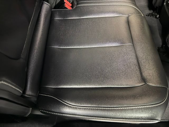Used 2023 Jeep Grand Cherokee Limited w/ Black Appearance Package AWD/4WD image 24