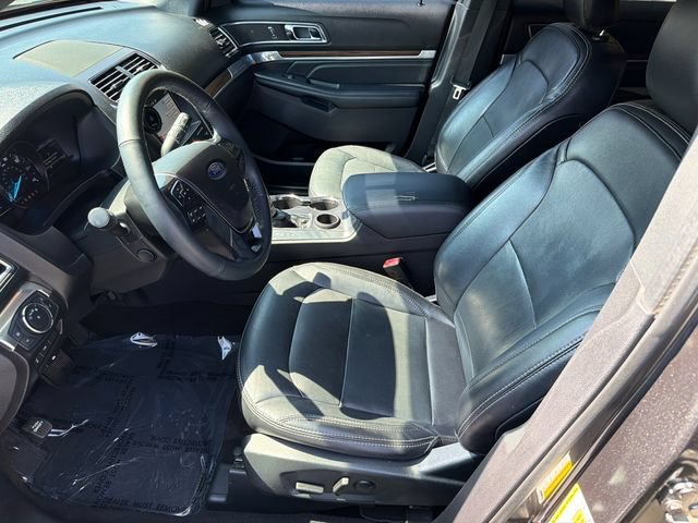 Used 2019 Ford Explorer Limited w/ Class III Trailer Tow Package FWD image 11