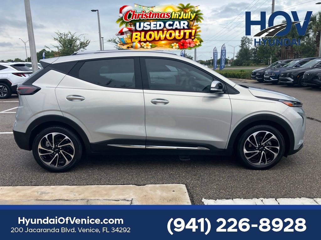 Used 2023 Chevrolet Bolt EUV Premier w/ Sun & Sound Package FWD image 31