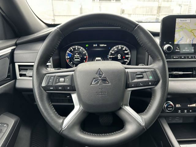 Used 2023 Mitsubishi Outlander SE Black Edition image 10