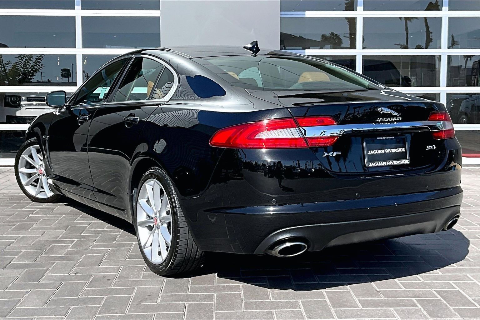 Used 2015 Jaguar XF Portfolio RWD image 12