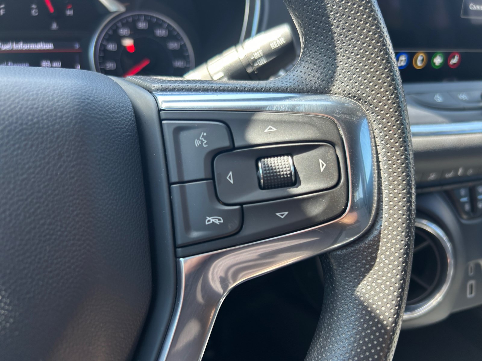 Used 2023 Chevrolet Blazer LT FWD image 26