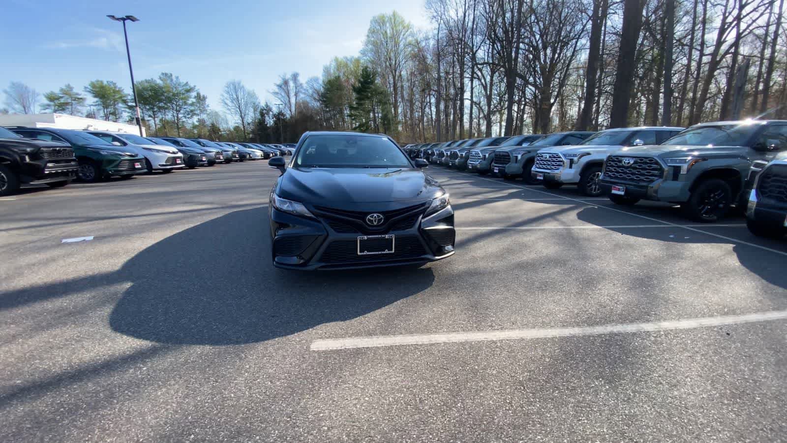 Used 2024 Toyota Camry SE FWD image 3