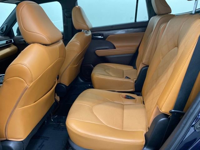 Certified 2022 Toyota Highlander Platinum image 31