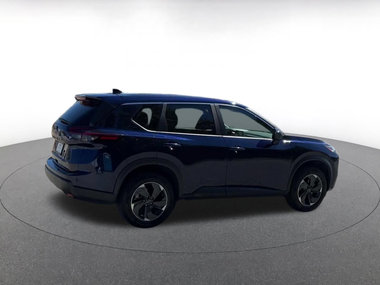 Used 2025 Nissan Rogue SV AWD/4WD image 13