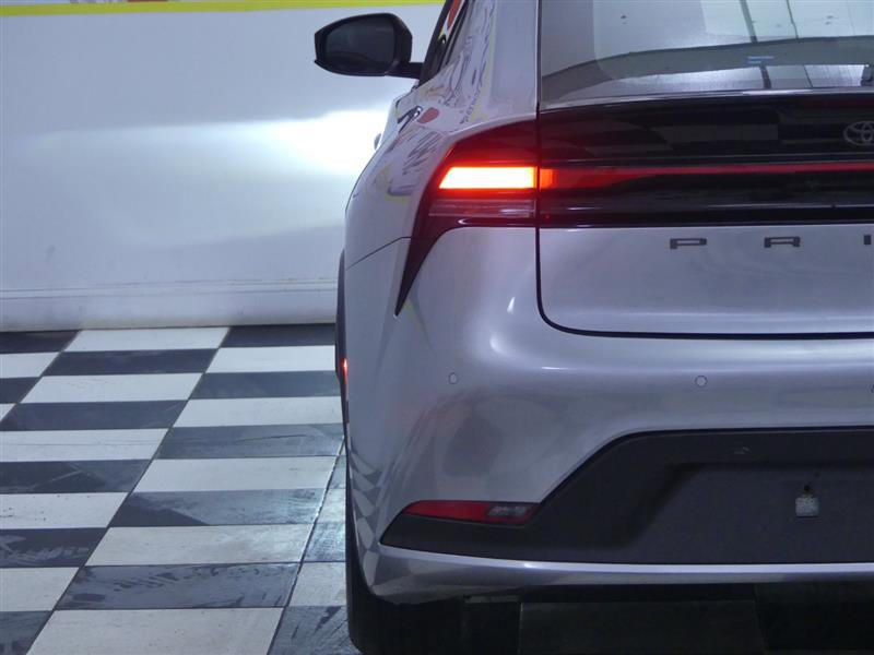 Used 2023 Toyota Prius LE image 29