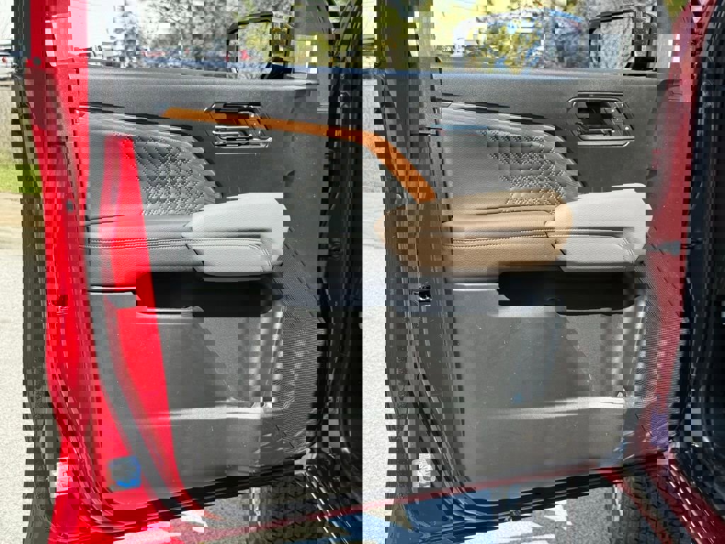 New 2026 GMC Canyon Denali image 17