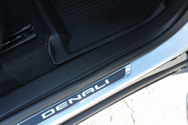 New 2026 GMC Acadia Denali Ultimate w/ LPO, Floor Liner Package image 31