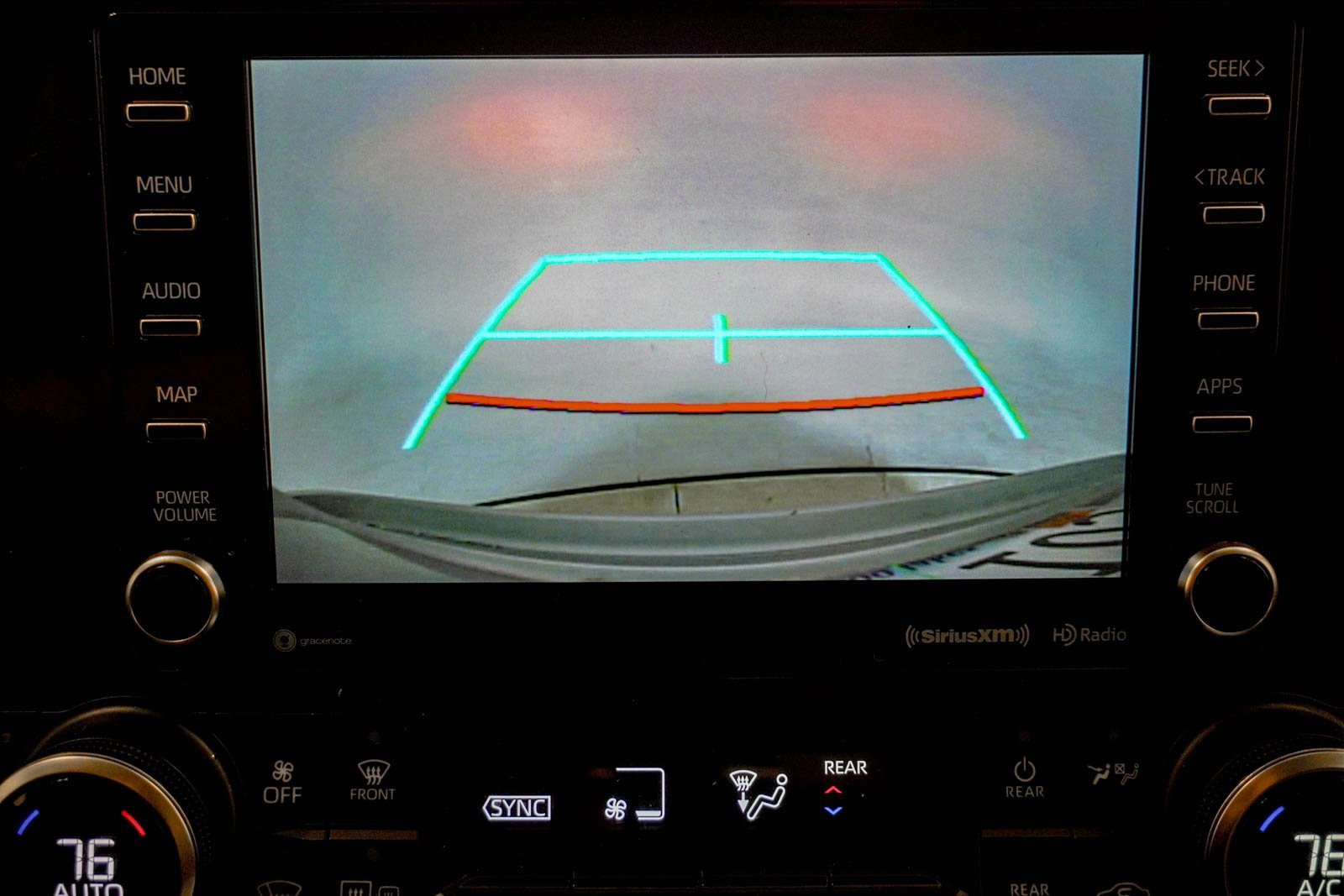 Used 2021 Toyota Highlander XLE image 27