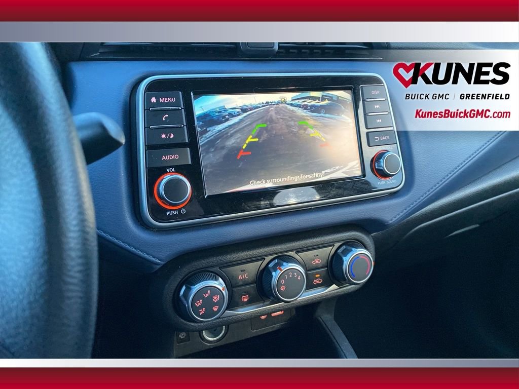 Used 2023 Nissan Versa SV image 17