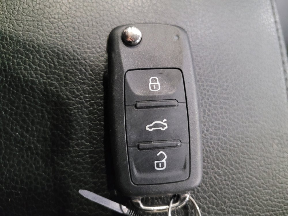 Used 2017 Volkswagen Jetta SEL FWD image 32
