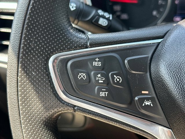 Used 2020 Chevrolet Equinox LT w/ LPO, Floor Liner Package FWD image 24