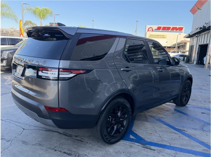 Used 2019 Land Rover Discovery SE AWD/4WD image 14
