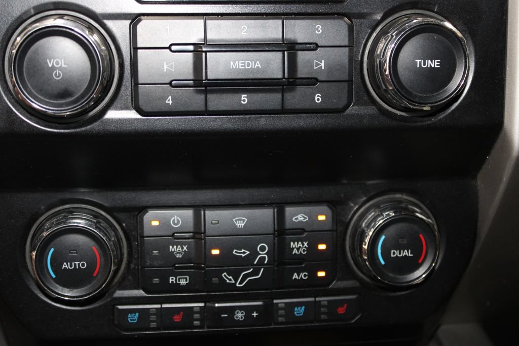 Used 2019 Ford F250 Lariat w/ Lariat Ultimate Package AWD/4WD image 54