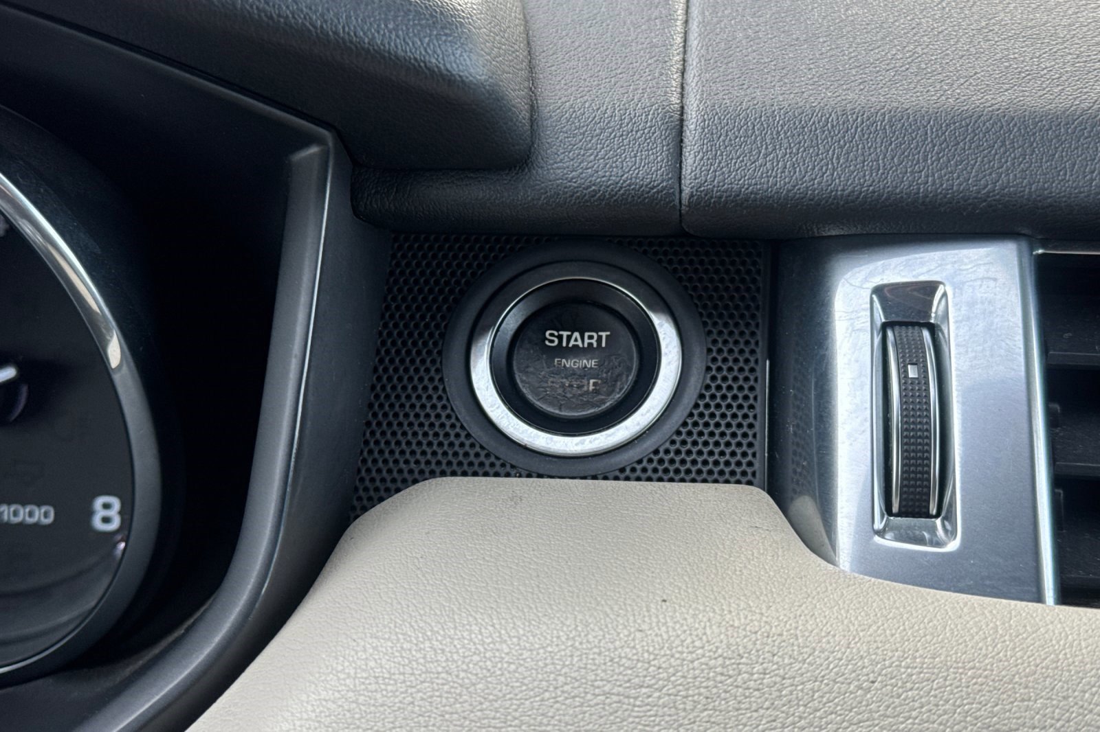 Used 2015 Land Rover Range Rover Sport HSE image 34