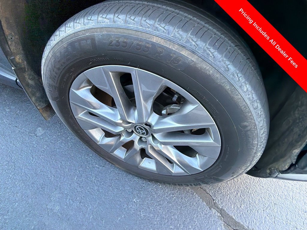 Used 2023 Toyota RAV4 Limited FWD image 2