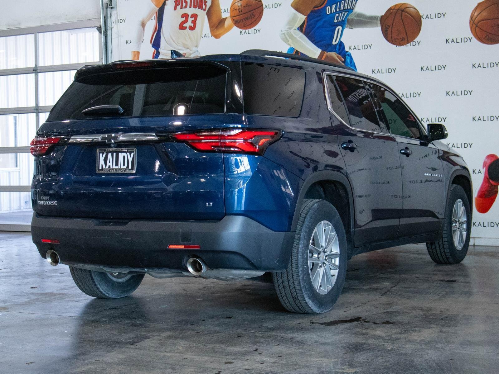 Used 2023 Chevrolet Traverse LT image 25