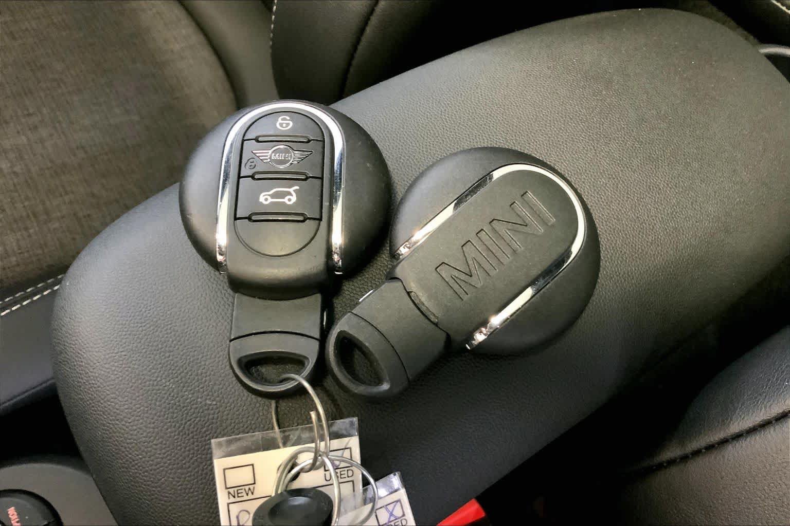 Used 2024 MINI Cooper SE w/ Signature Upholstery Package FWD image 14