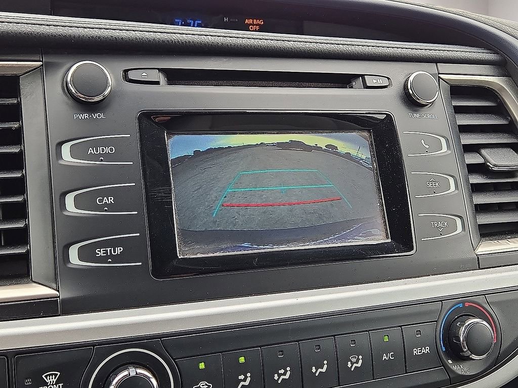 Used 2019 Toyota Highlander LE FWD image 25