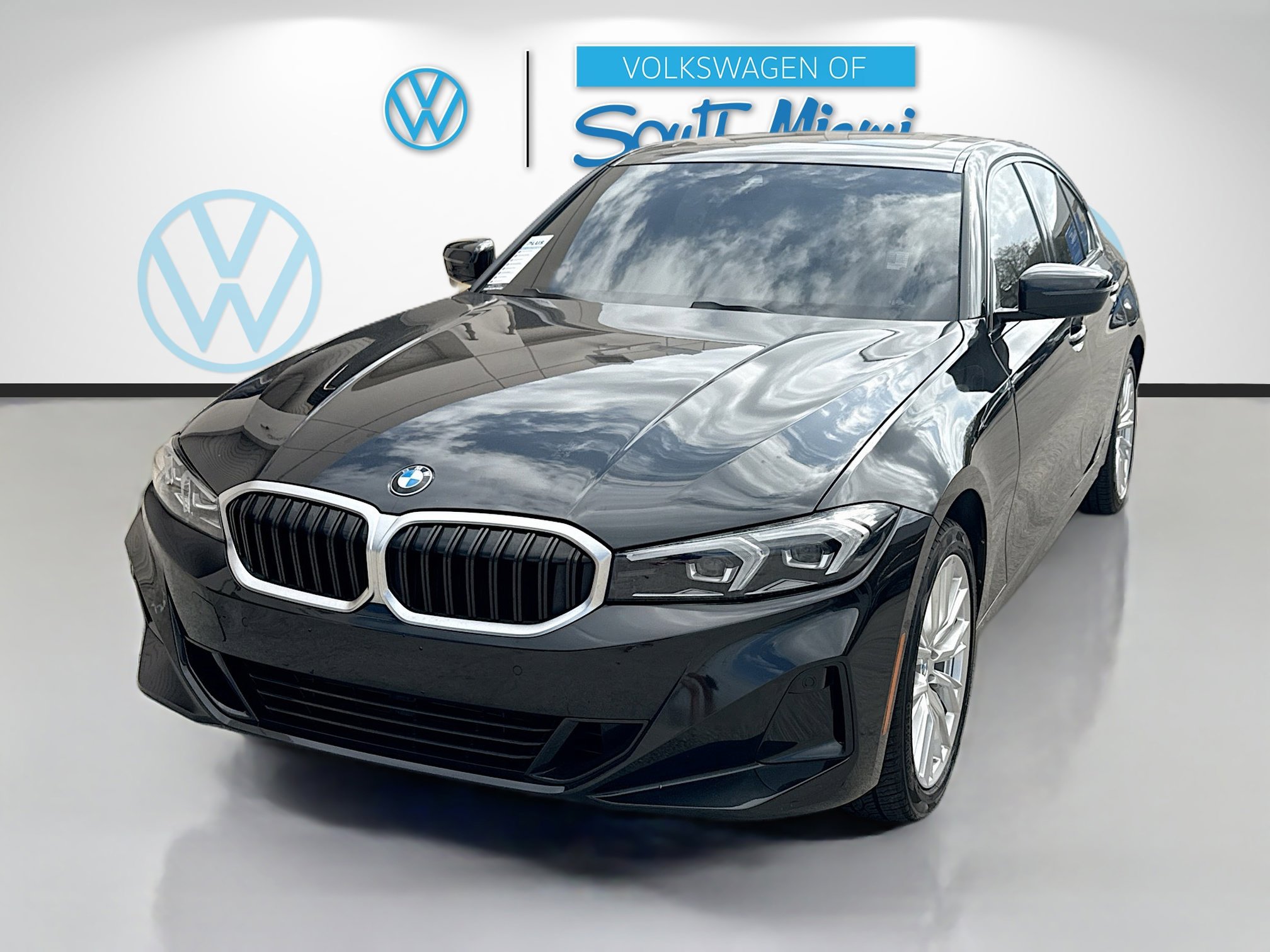 Used 2023 BMW 330i xDrive Sedan image 3